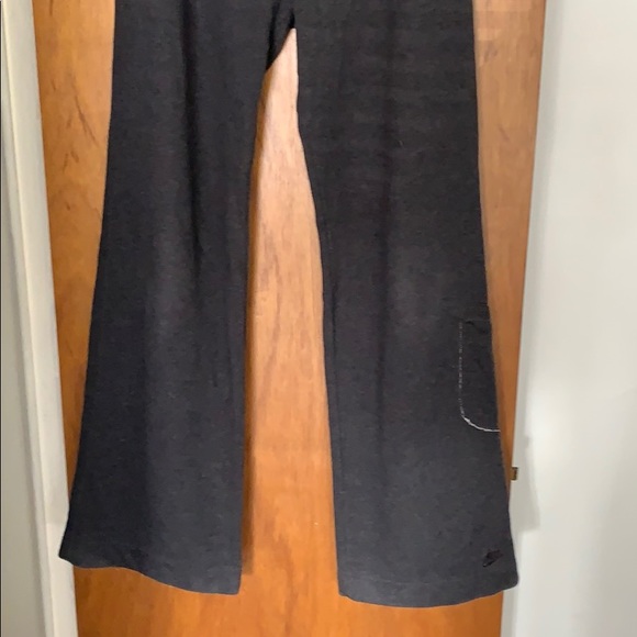 Nike Sweatpants - Picture 2 of 5